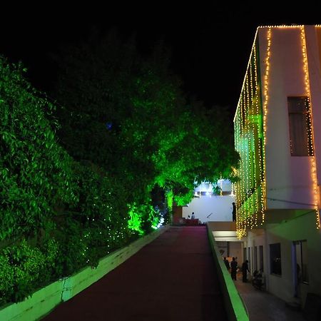 Hotel Maruti Mandapam Jabalpur Esterno foto