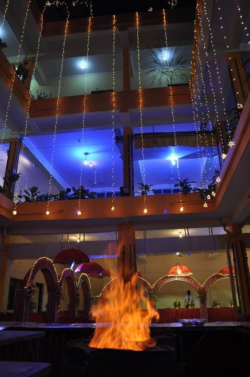 Hotel Maruti Mandapam Jabalpur Esterno foto